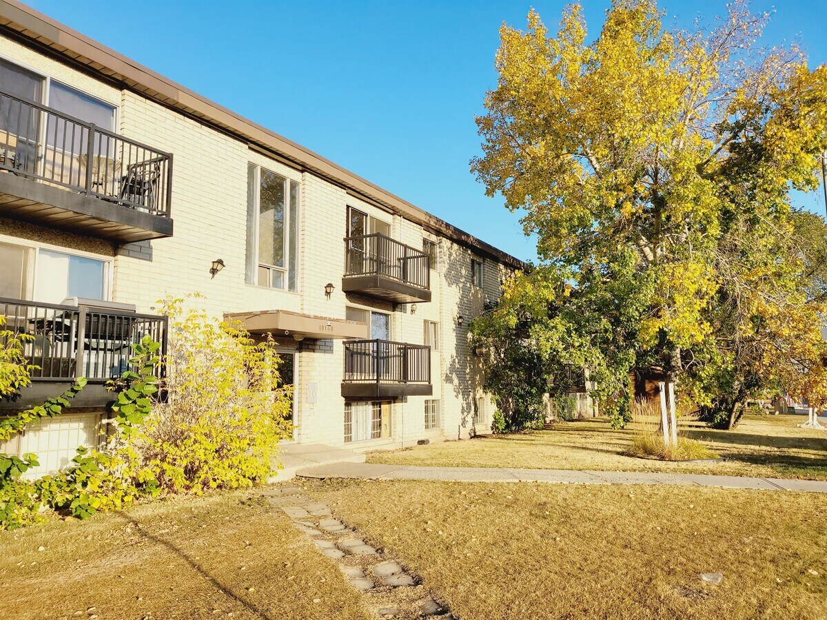 Photo - 10140-10156 156 St NW Unit 203