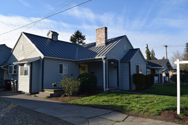Photo - 411 N 1st Ave Unidad A