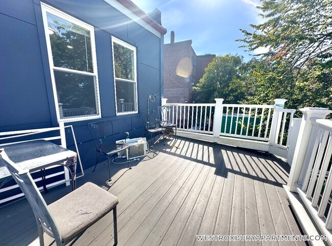Building Photo - 3103 Washington St Rental
