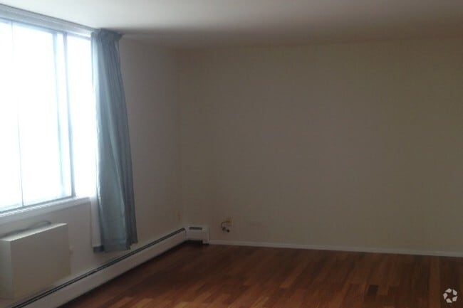Building Photo - 6325 N Sheridan Rd Unit 1802 Rental