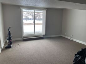 Photo - 1404 4th Ave SW