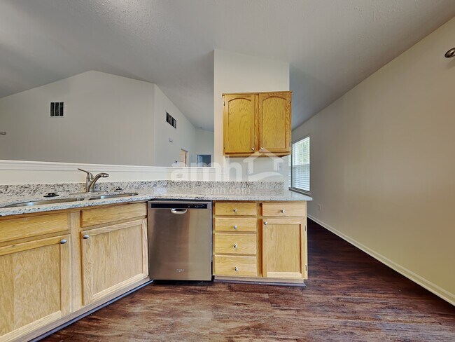 Photo - 1070 Halifax Ln