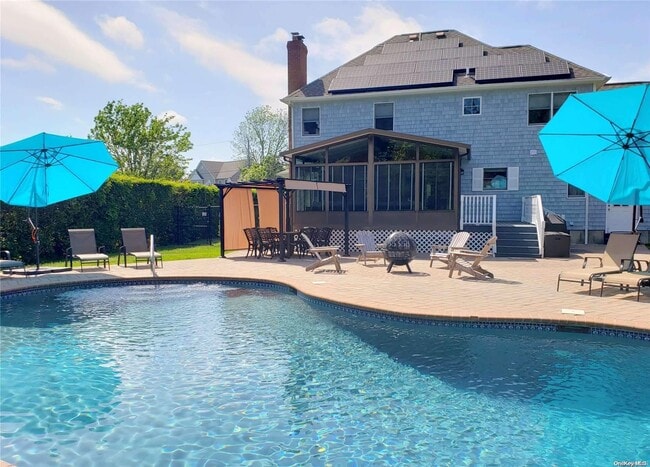 Photo - 1275 The Esplanade