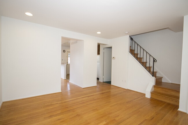 Photo - Welcome to this lovely 3bd 1.5bth home!