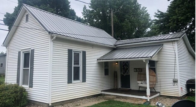 Photo - 102 Meridian St