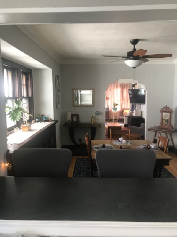 Photo - 910 Manitoba Ave