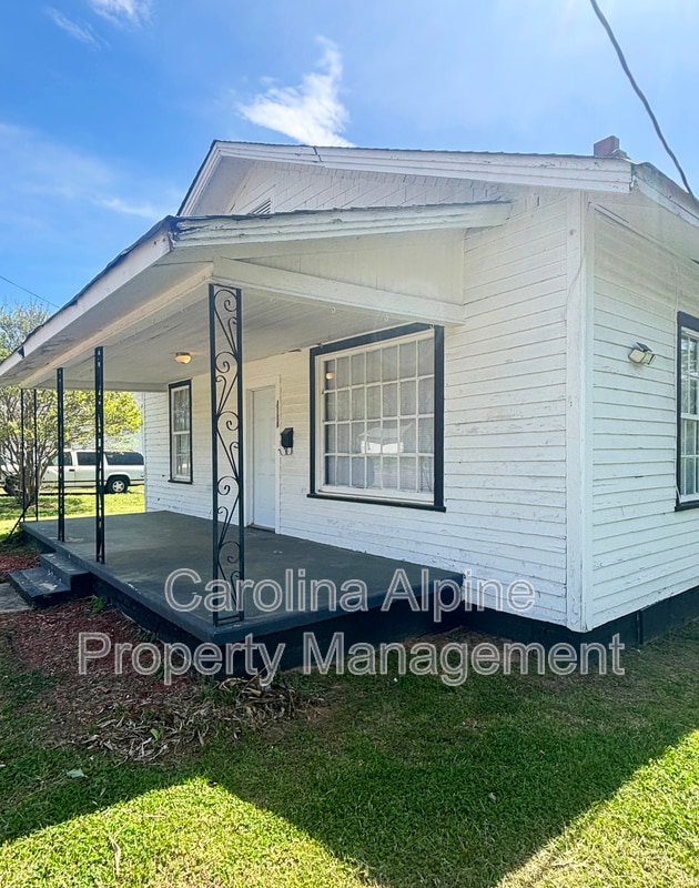 Photo - 1108 Toms St