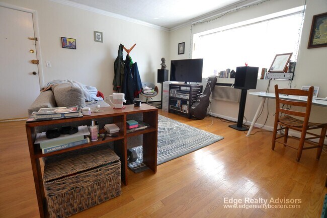 Photo - 152 Kelton St Unit 2