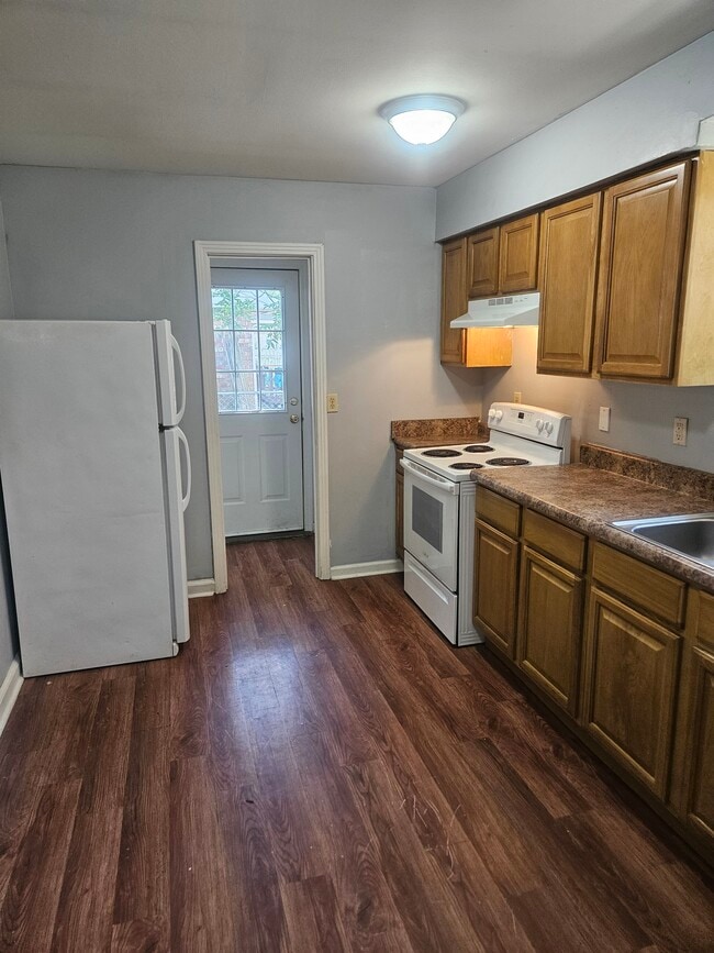 Photo - 2213 Fairfield Dr