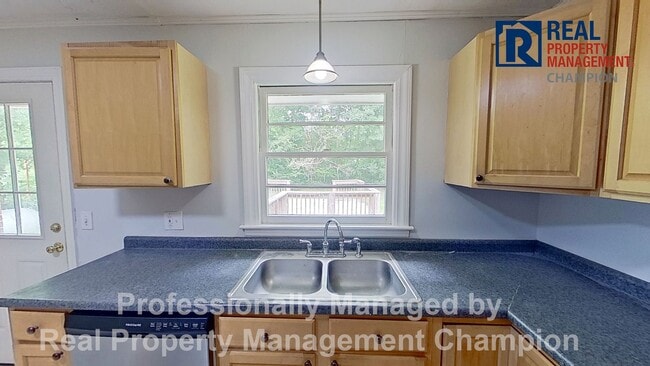 Photo - Great 3 BD/1 BA Ranch Style Home w/Large Yard