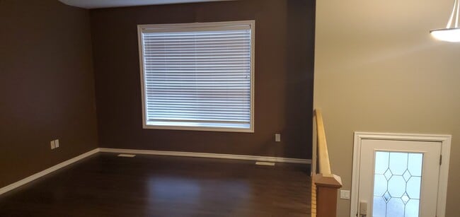 Photo - 6506 47 St