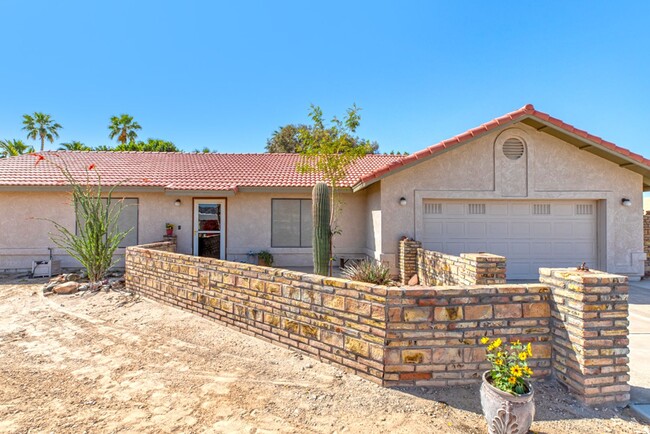 Spacious 2-Bedroom Home with Room to Roam ... - Spacious 2-Bedroom Home with Room to Roam ...