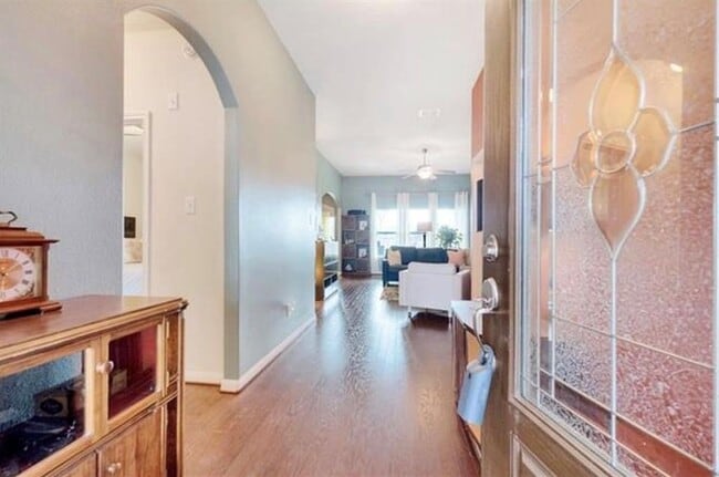 Photo - 13405 Clara Martin