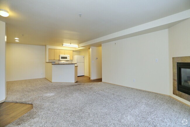 2BR, 1.5BA - 870 SF