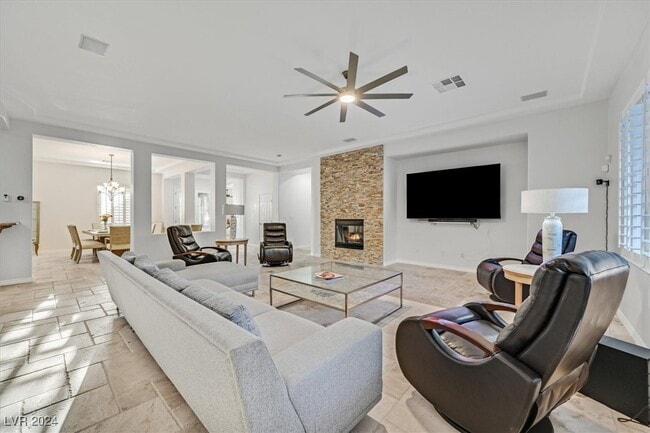 Photo - 2738 Kingclaven Dr