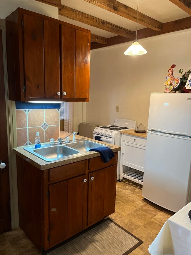 Photo - 225 Frederick St