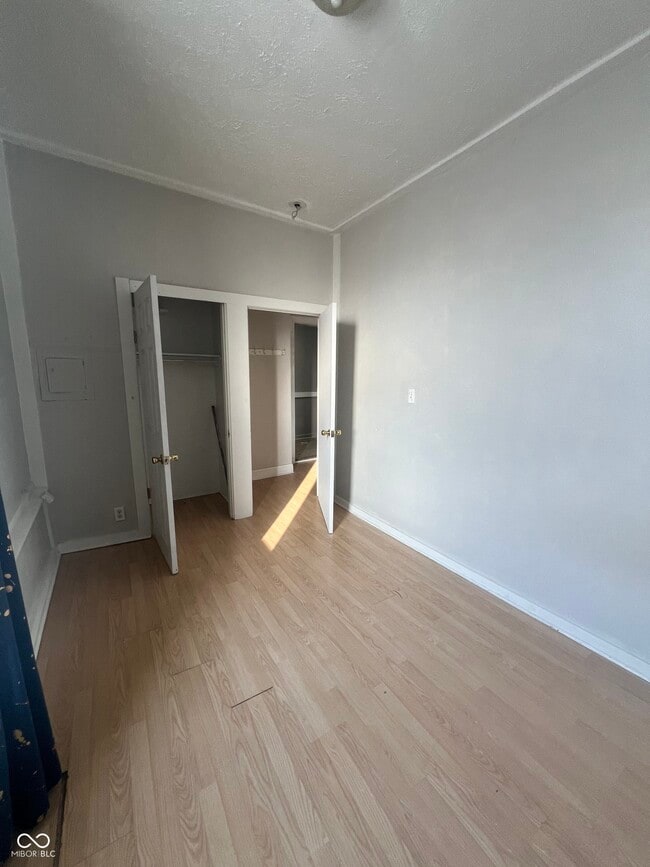 Photo - 208 S Main St