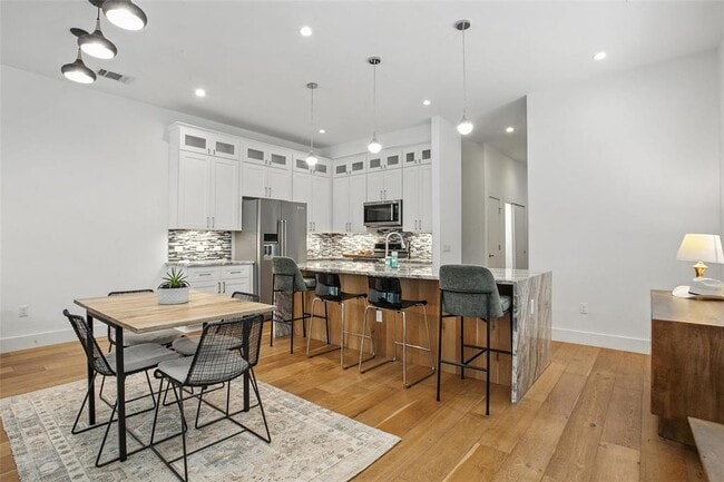 Photo - 5402 Woodrow Ave