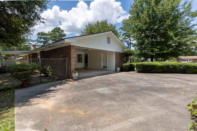 Photo - 1726 Greenwood Cir