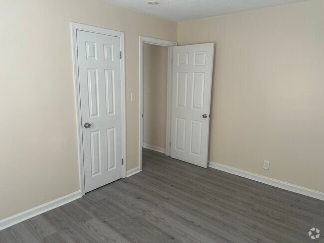 Building Photo - 4713 Woolsey St Rental