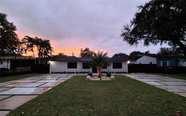 Building Photo - 216 Shadow Way