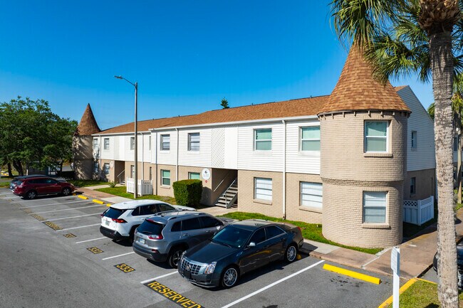 Photo - Manhattan Palms Condominiums