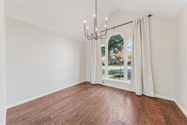 Photo - 7108 Chateau Dr