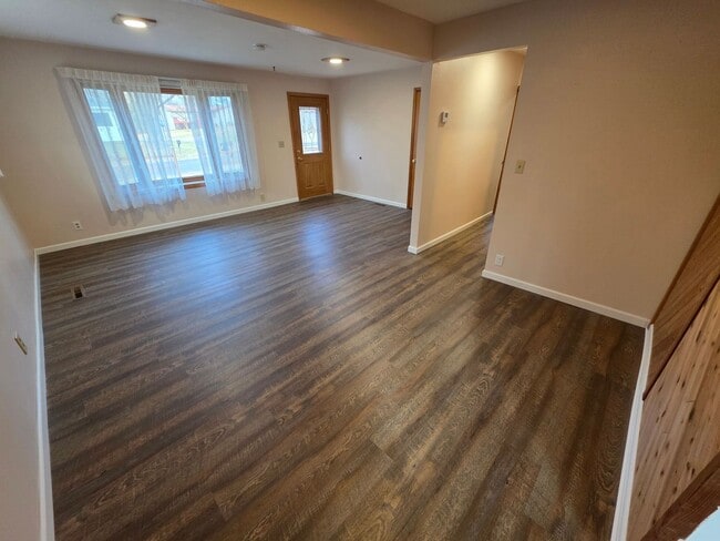 Photo - 2451 Harrison St