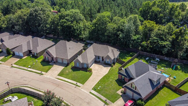 Photo - 316 Greengate Circle