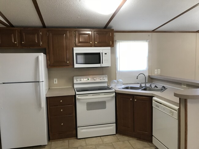 Building Photo - 133 James Way