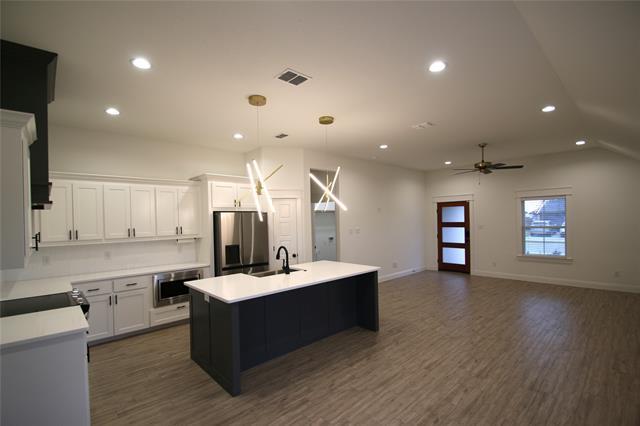 Building Photo - 941 Tesslynn Ave