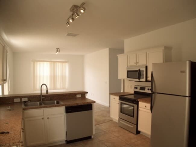 Photo - 244 Cotswold Cir