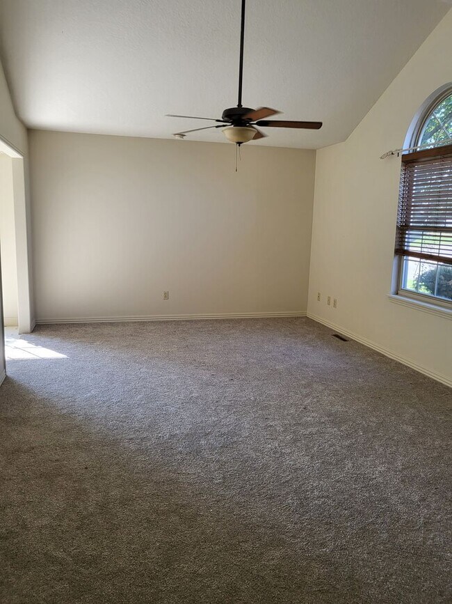 Briarbrook Duplex Apartment Unit 503 W. Briarbrook Carl Junction, MO