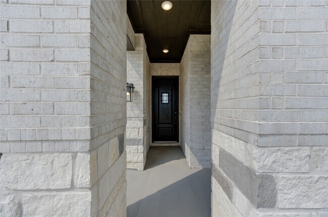 Photo - 25326 Loch Doon Dr