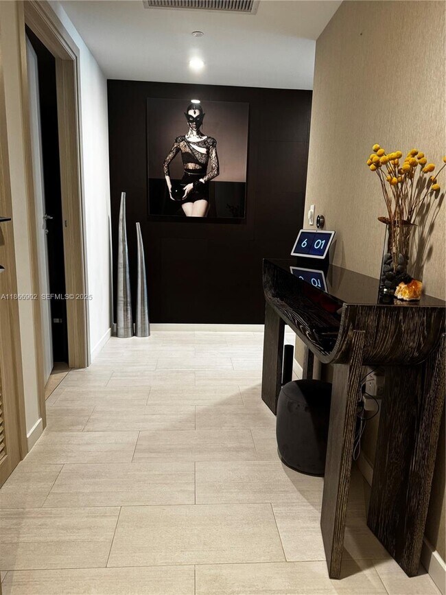 Photo - 1000 Brickell Plaza Unidad 2301