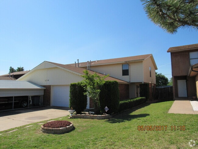 Building Photo - PET'S NEGOTIABLE WITH HOMEOWNER APPROVAL!!