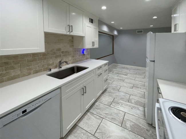Photo - 12888 Montfort Dr Unit 144