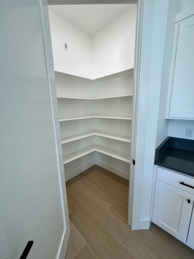 Photo - 210 Bogey Ln