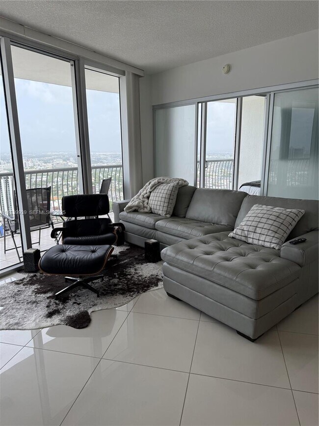 Photo - 1750 N Bayshore Dr Unidad 5114