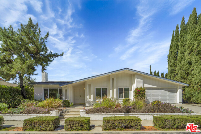Photo - 3107 Hodler Dr House