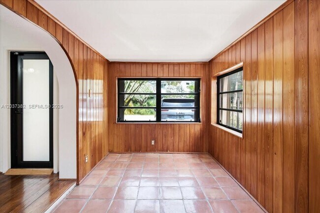 Photo - 2550 Trapp Ave