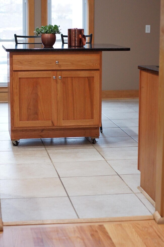 Photo - 513 W Franklin Ave