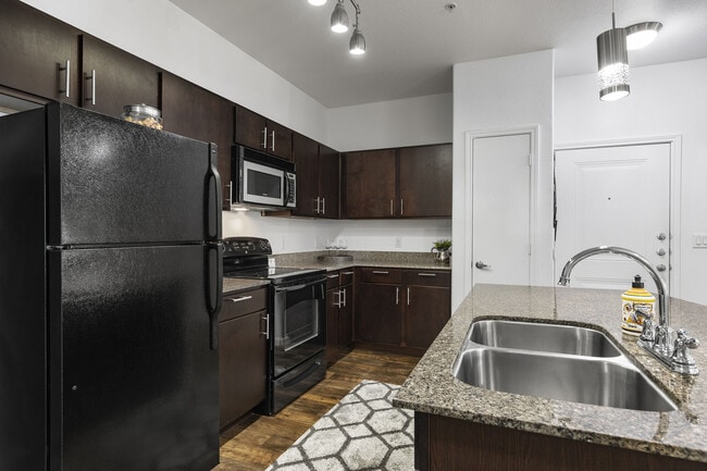 The Oaks at Techridge apartments — community photo