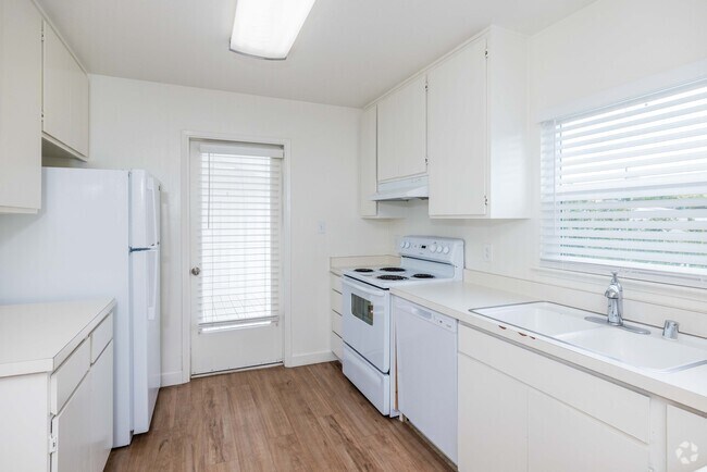 1BR, 1BA -1,200SF - Kitchen