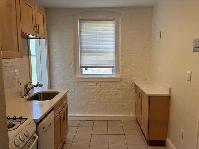 Photo - 32 Park Vale Ave Unit 3