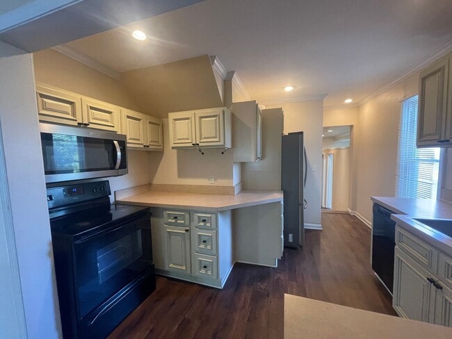 Photo - Updated 3bed / 3bath farmhouse.  Nice Loca...