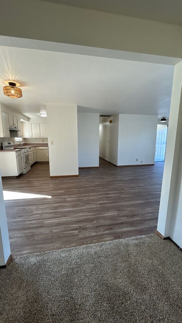 Photo - 1488 Palace Dr NE