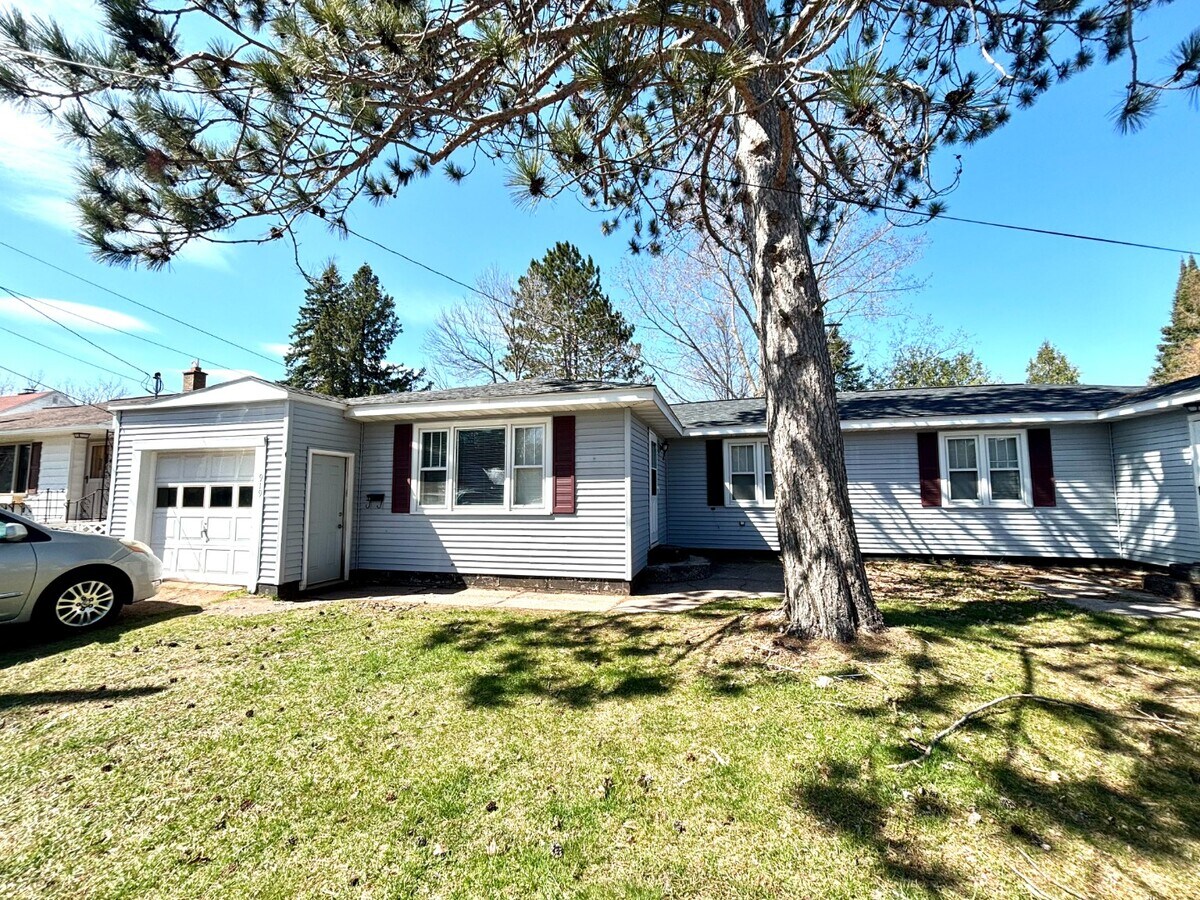 Photo - 921 Nightingale St