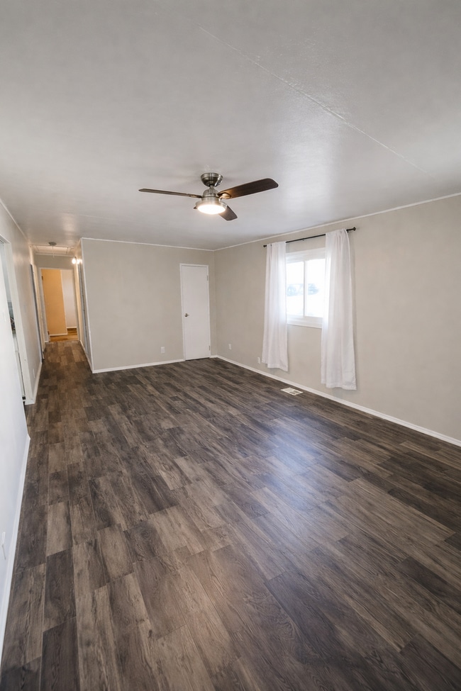 Photo - 439 Rosewood Ct