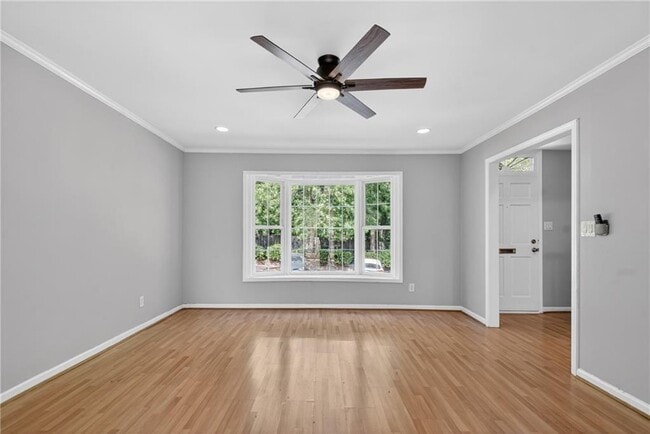 Photo - 6520 Roswell Rd NE
